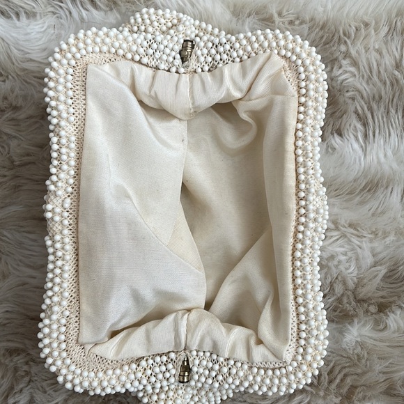 1950-60s CORDE BEAD Vintage x Lumured Cream Clutch - Picture 5 of 8